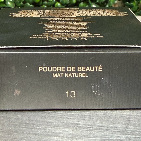 Gucci POUDRE DE BEAUTÉ 
MAT NATUREL- shade 13 Powder/ Bronzer - Picture 7 of 10